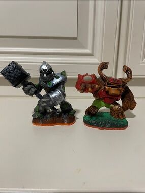 Fantasy Duo Figure Set - Silver Knight & Wood Beast